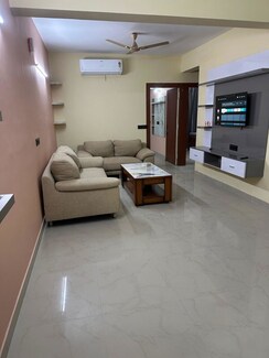 2 BHK Apartment For Rent in Bedarwals Sixty Three Golf Drive