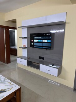 2 BHK Apartment For Rent in Bedarwals Sixty Three Golf Drive