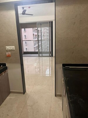 Room in 2.5 BHK Apartment at Vilas Javdekar Yashwin Enchante, Kharadi – for Rent