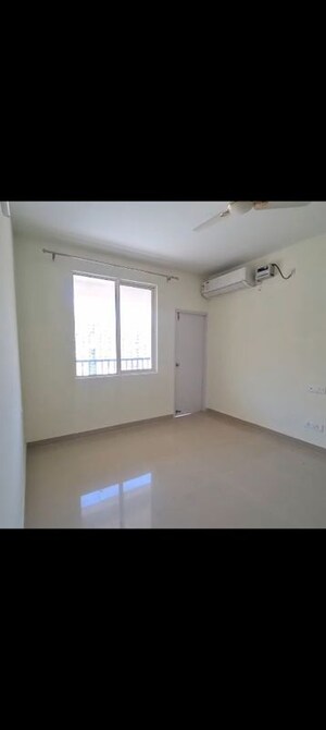 Room in 4 BHK Apartment at SARE Petioles, Sector 92 – for Rent