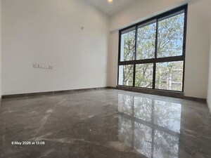 Room in 3 BHK Apartment at Prestige Jasdan Classic, Mahalaxmi – for Rent