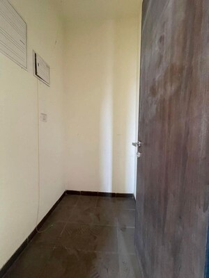 Room in 2 BHK Apartment at Lodha Splendora, Ghodbunder Road – for Rent