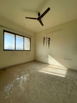 Room in 2 BHK Apartment at Lodha Splendora, Ghodbunder Road – for Rent