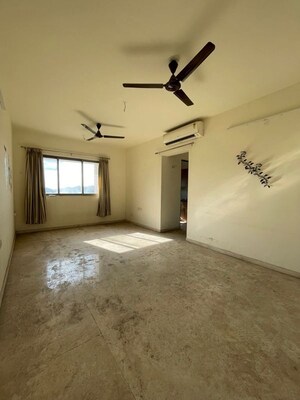 Room in 2 BHK Apartment at Lodha Splendora, Ghodbunder Road – for Rent