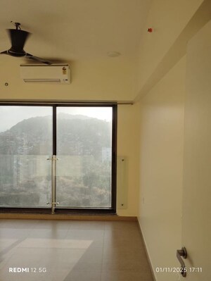 Room in 2 BHK Apartment at Kanakia Silicon Valley, Powai – for Rent