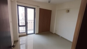 Room in 2.5 BHK Apartment at Logix Blossom County, Sector 137 – for Rent