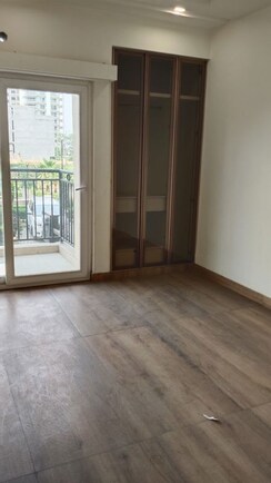2 BHK Apartment For Sale in The Golden Gate