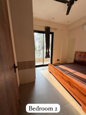 Room in 3 BHK Builder Floor at Sector 43 – for Rent