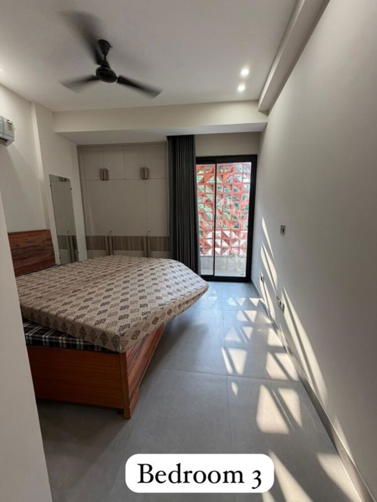 Bedroom, sector 43 3 Bedroom 215 Sq.Yd. Builder Floor In Sector 43 Gurgaon 10377373