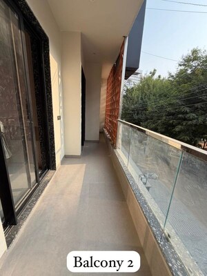Balcony in 3 BHK Builder Floor at Sector 43 – for Rent