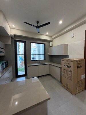 Living Room in 3 BHK Builder Floor at Sector 43 – for Rent