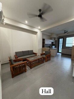 3 BHK + Servant Room Builder Floor For Rent in Sector 43