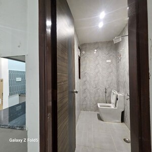 Bathroom in 1 BHK Apartment at Sainik Farm – for Rent