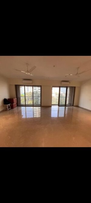 Room in 3 BHK Apartment at Twin Towers, Prabhadevi – for Sale