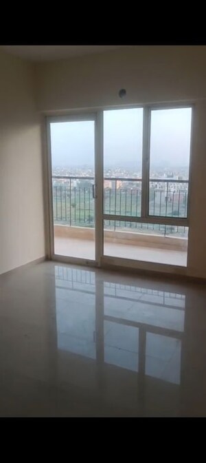 Room in 3 BHK Apartment at MCC Signature Heights, Raj Nagar Extension – for Rent