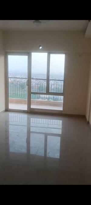 Room in 3 BHK Apartment at MCC Signature Heights, Raj Nagar Extension – for Rent