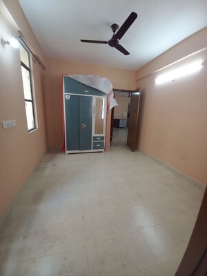 Room in 2 BHK Apartment at Ninex RMG Residency, Sector 37c – for Rent