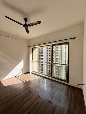 Room in 3 BHK Apartment at Lodha Splendora, Ghodbunder Road – for Rent