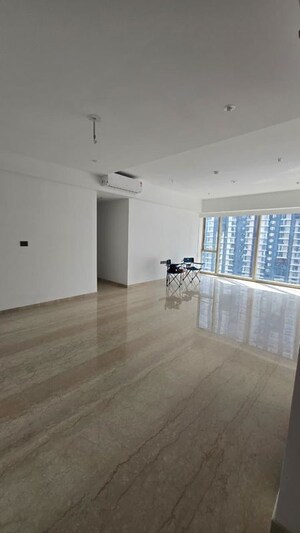 Room in 3 BHK Apartment at Lodha Worli, Worli – for Rent