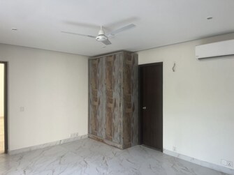 4 BHK + Pooja Room,Servant Room,Basement Villa For Rent in Unitech Uniworld Resorts-The Residences in Sector 33, Gurgaon
