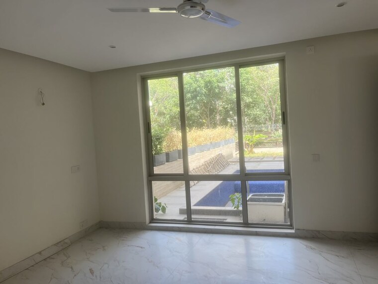 Room, unitech-uniworld-resorts-the-residences 4 Bedroom 500 Sq.Yd. Villa In Sector 33 Gurgaon 10377405