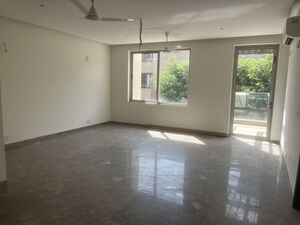 Room in 4 BHK Villa at Unitech Uniworld Resorts-The Residences, Sector 33 – for Rent