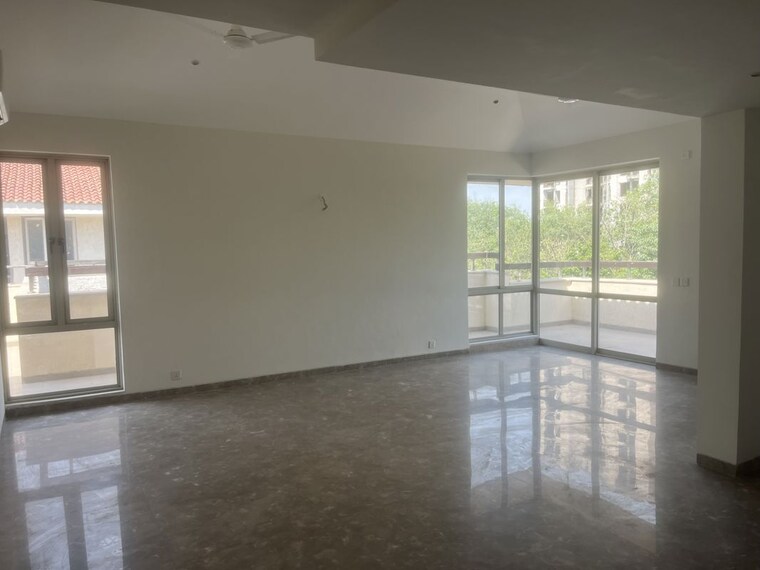 Room, unitech-uniworld-resorts-the-residences 4 Bedroom 500 Sq.Yd. Villa In Sector 33 Gurgaon 10377405