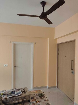 Room in 2.5 BHK Apartment at Godrej Seven, Joka – for Rent