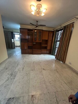 Room in 2.5 BHK Apartment at Lalleshwari Vatika cghs, Sector 21d – for Rent