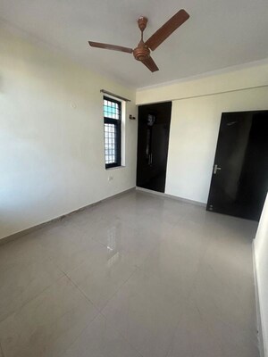 Room in 3 BHK Apartment at Shivlok CGHS Apartments, Sector 21d Indira Enclave – for Rent