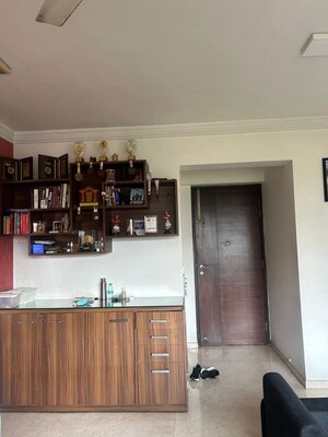 Furnished Amenities in 2.5 BHK Apartment at Hiranandani Meadows, Manpada – for Rent