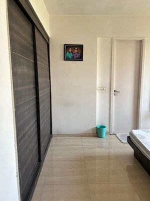Building Lobby in 2.5 BHK Apartment at Hiranandani Meadows, Manpada – for Rent