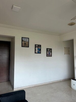 Room in 2.5 BHK Apartment at Hiranandani Meadows, Manpada – for Rent