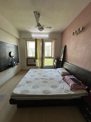 Bedroom in 2.5 BHK Apartment at Hiranandani Meadows, Manpada – for Rent