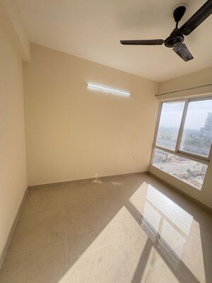 Room in 2 BHK Apartment at Signature The Millennia 3, Sector 37d – for Rent