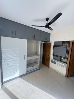 2 BHK Apartment For Rent in Signature The Millennia 3