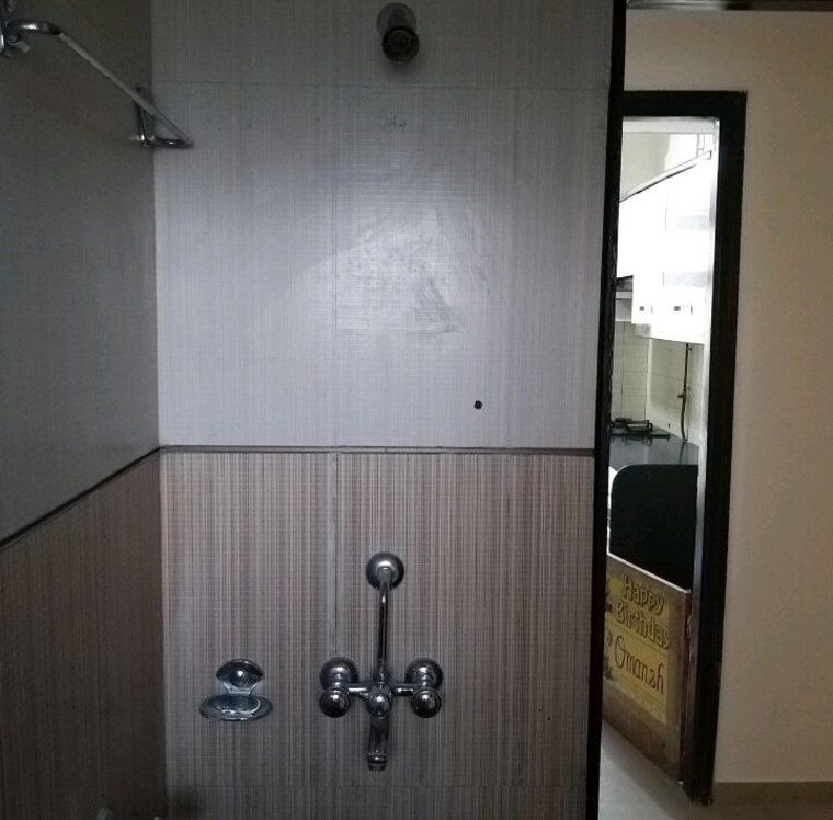 Bathroom, lodha-paradise 2 Bedroom 700 Sq.Ft. Apartment In Majiwada Thane 10377491