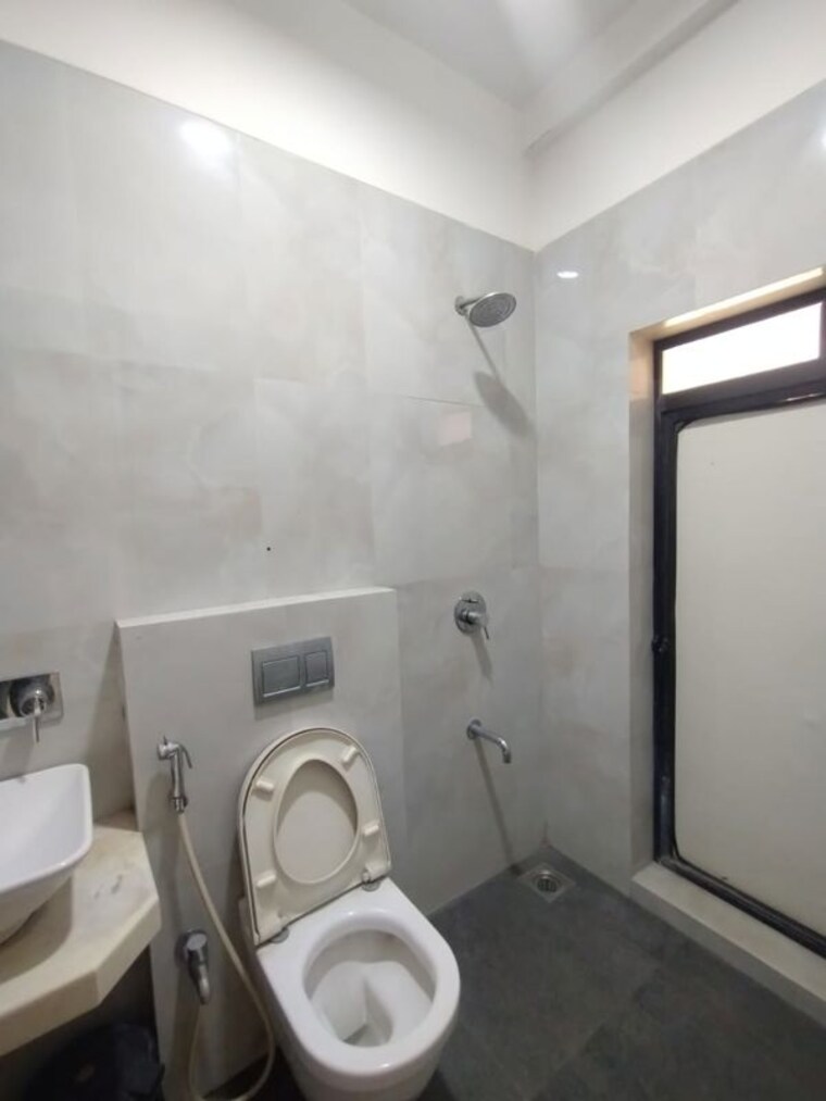Bathroom, mulund west 3 Bedroom 864 Sq.Ft. Apartment In Mulund West Mumbai 10377511