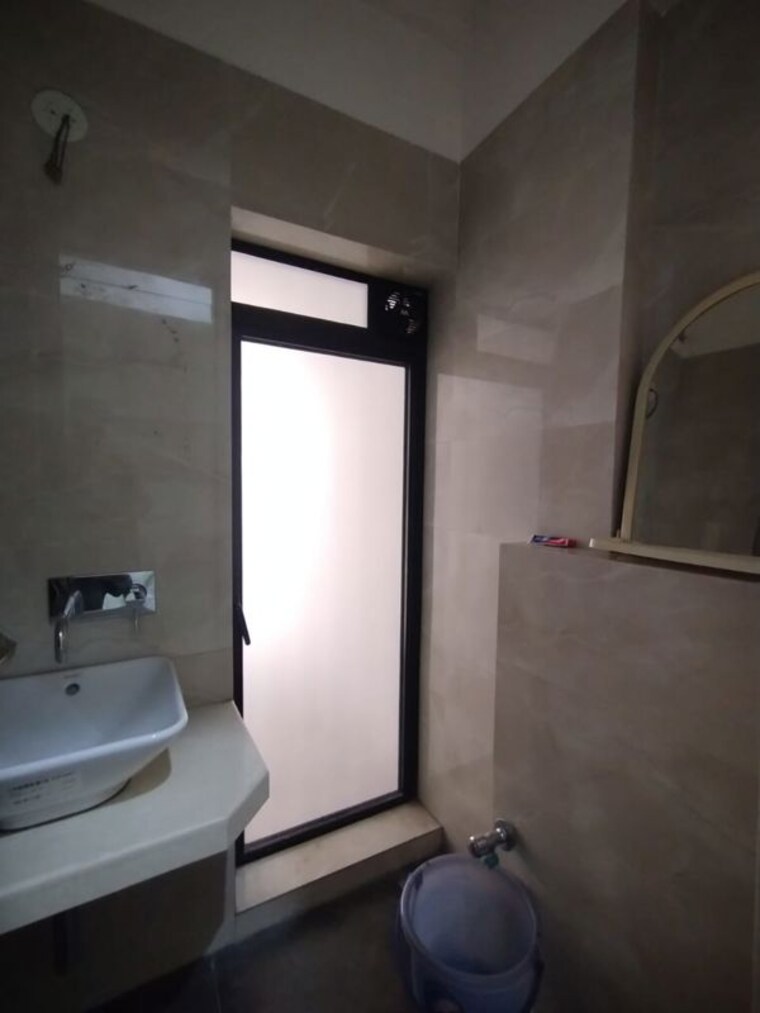 Bathroom, mulund west 3 Bedroom 864 Sq.Ft. Apartment In Mulund West Mumbai 10377511