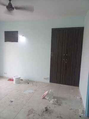 Room in 3 BHK Apartment at Auric City Homes, Sector 82 – for Rent