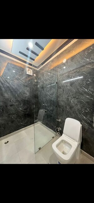 Furnished Amenities in 3 BHK Builder Floor at Govindpuri – for Sale