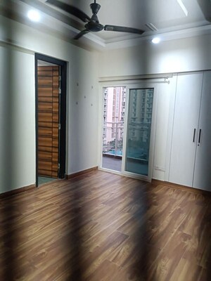 Room in 3 BHK Apartment at Samridhi Luxuriya Avenue, Sector 150 – for Rent