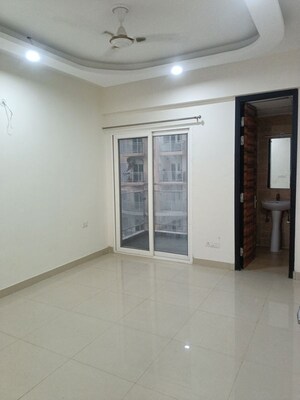 Room in 3 BHK Apartment at Samridhi Luxuriya Avenue, Sector 150 – for Rent