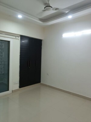 Room in 3 BHK Apartment at Samridhi Luxuriya Avenue, Sector 150 – for Rent