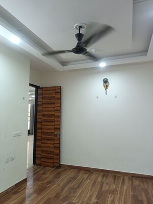 Room in 3 BHK Apartment at Samridhi Luxuriya Avenue, Sector 150 – for Rent