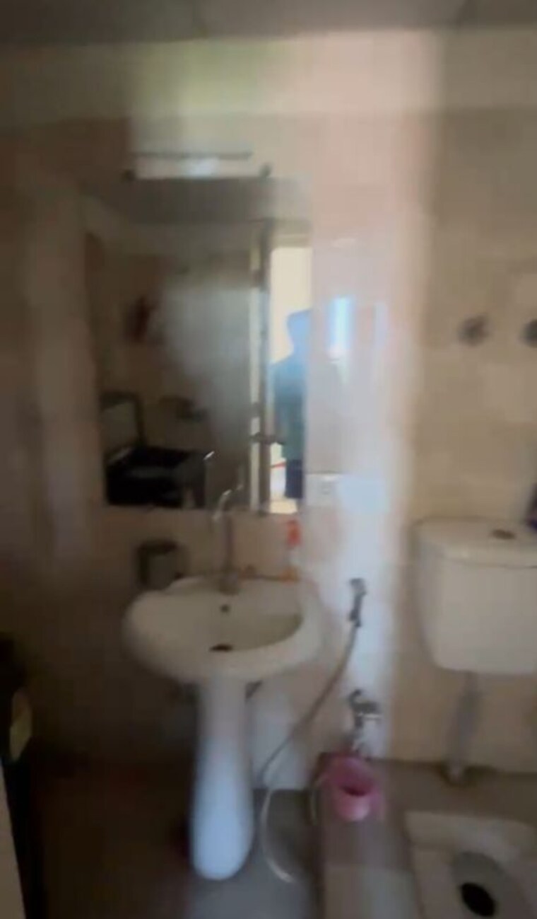 Bathroom, gaur-atulyam 2 Bedroom 650 Sq.Ft. Apartment In Omicron I Greater Noida Greater Noida 10377569