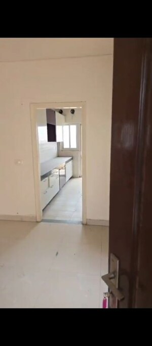 Room in 4 BHK Builder Floor at BPTP Park 81, Sector 81 – for Rent