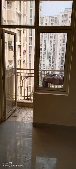 2 BHK + Extra Room Apartment For Sale in Shree Vardhman Mantra