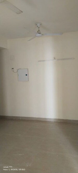 Room in 2 BHK Apartment at Shree Vardhman Mantra, Sector 67 – for Sale
