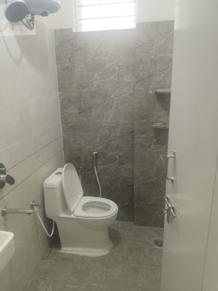 Bathroom, keerthana-residency 1 Bedroom 550 Sq.Ft. Apartment In Kadubeesanahalli Bangalore 10377657